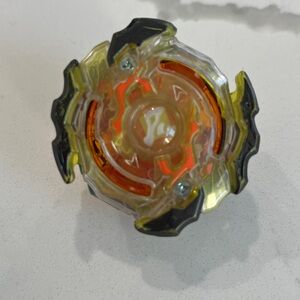 Beyblade Evolution Rip Fire Roktavor R2 Takara Tomy Hasbro